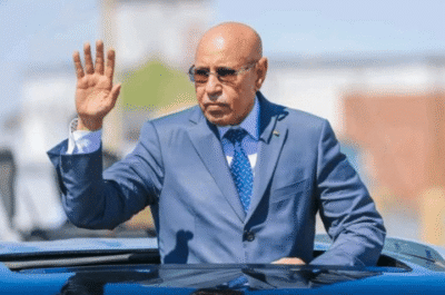 Ghazouani à Kaédi : le langage de l’unité au cœur d’une immersion présidentielle dans le Gorgol 1 Le président mauritanien salue la foule lors d’une visite à Kaédi et réaffirme que la diversité nationale est une richesse fondée sur la citoyenneté.