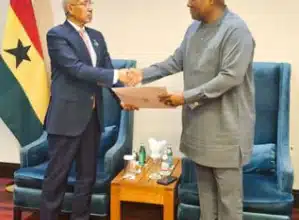 الرئيس الغاني يتسلم رسالة خطية من الرئيس غزواني 2 Photo de الرئيس الغاني يتسلم رسالة خطية من الرئيس غزواني