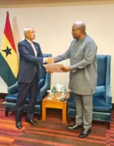 الرئيس الغاني يتسلم رسالة خطية من الرئيس غزواني 2 Photo de الرئيس الغاني يتسلم رسالة خطية من الرئيس غزواني