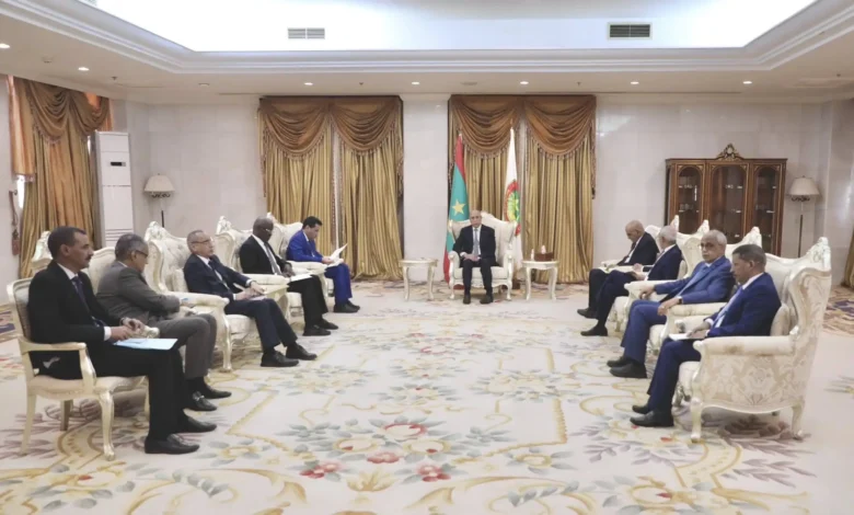 Mauritanie : Le Président Ghazouani ordonne des mesures contre la vie chère 1 Président Mohamed Ould Cheikh El Ghazouani présidant une réunion de travail avec les membres du gouvernement à Nouakchott.