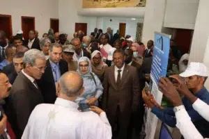 Mauritanie Zéro Déchet : Lancement de l'Initiative Nationale sous l'égide de la Première Dame 2 visages des officiels présents autour de la ministre de l'Environnement et du Développement Durable, Mme Messouda Baham Mohamed Laghdaf