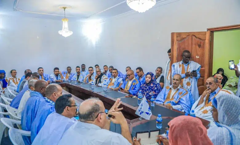 Mauritanie : El Insaf lance une grande campagne de sensibilisation à Toujounine 1 Réunion des cadres du parti El Insaf à Toujounine autour de Mme Khadija Mint Sghair Ould M'bareck pour la sensibilisation sur l'énergie.