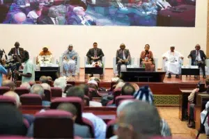 Forum Régional Maritime et Côtier 2026 : Sommet de Nouakchott 3 Le Premier ministre Moctar Ould Djay aux côtés de Mme Messaouda Mint Baham Ould Mohamed Laghdaf, ministre de l'Environnement, et d'officiels lors de l'ouverture du Forum Régional Maritime et Côtier 2026 à Nouakchott.