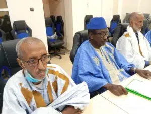 Session Ordinaire du Conseil Régional du Brakna : Budget et Développement 2026 2 Conseillers régionaux du Brakna assistant à la présentation du compte administratif 2025.