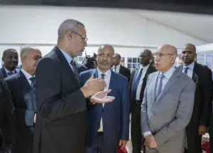 Kinross Tasiast Expo Mauritanie 2026 : Kinross Tasiast participe à la 3ᵉ édition de l’Expo Mauritanie 2026 2 Échanges entre Baba Salihi de Kinross Tasiast et le Président Mohamed Ould Cheikh El Ghazouani à l'Expo Mauritanie 2026.