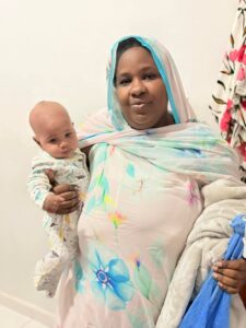 Actualité Nouakchott aujourd’hui : Affaire Mariem Mint Cheikh et Dialogue 2 La députée Mariem mint Cheikh tenant son bébé de trois mois avant son enlèvement par la police en Mauritanie.