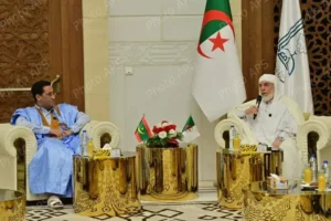 Le Premier ministre mauritanien visite Djamaâ El-Djazaïr 2 Entretien entre le Premier ministre mauritanien Mokhtar Ould Diay et le recteur Cheikh Mohamed Maâmoun Al Kacimi Al Hoceini.