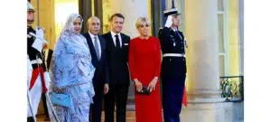 Visite d’État Mauritanie France : L'alliance stratégique face au chaos du Sahel 2 Couple présidentiel mauritanien et français sur le perron de l'Élysée