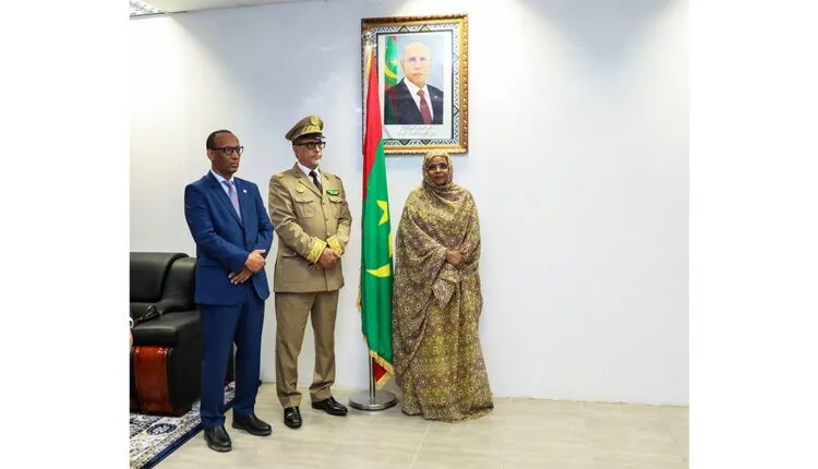 وزيرة الوظيفة العمومية والعمل تتسلم العرائض المطلبية لنقابات العمال 1 Photo de وزيرة الوظيفة العمومية والعمل تتسلم العرائض المطلبية لنقابات العمال
