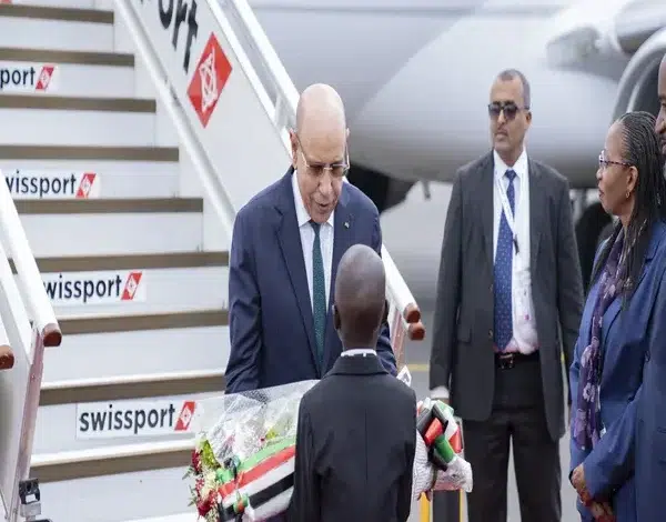 Mohamed Ould Cheikh El Ghazouani au Sommet Africa Forward à Nairobi 1 Arrivée du Président Mohamed Ould Cheikh El Ghazouani à l'aéroport de Nairobi pour le sommet Africa Forward.