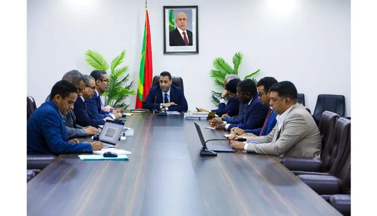 Mauritanie : El Moctar Ould Djay accélère la réforme historique des pensions de retraite 1 Réunion de la Primature présidée par le Premier ministre El Moctar Ould Djay sur la réforme des pensions en Mauritanie.