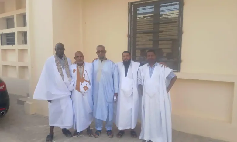 Houda Mint Babah reçoit le Syndicat des Inspecteurs de l’Enseignement Fondamental 1 Cinq membres de la délégation du bureau exécutif du Syndicat des Inspecteurs de l'Enseignement Fondamental posant devant le ministère.