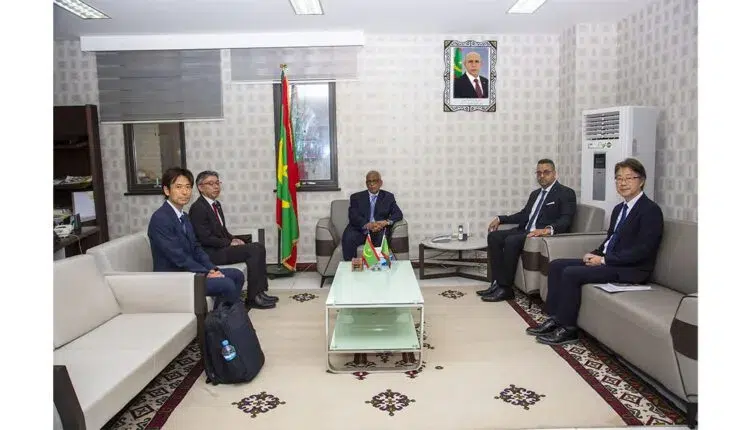 Le ministre des Affaires économiques et du Développement reçoit l’ambassadeur du Japon 1 Le ministre des Affaires économiques et du Développement reçoit l’ambassadeur du Japon