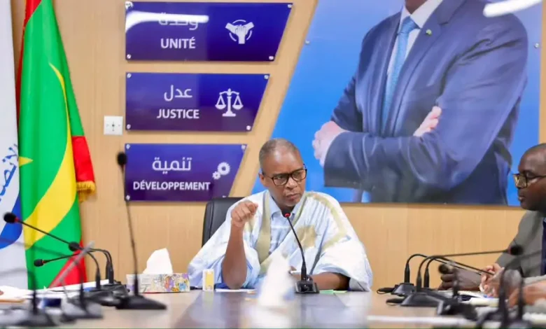 حزب الإنصاف: بيان رقم 01/2026 بشأن اجتماع الأمناء الدائمين 1 رئيس حزب الإنصاف، السيد محمد ولد بلال مسعود، يترأس اجتماع الأمناء الدائمين المكلفين بالولايات بمقر الحزب في نواكشوط.