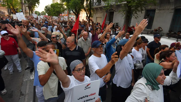 Tunisie : Manifestations à Tunis contre le gouvernement et les pénuries d’eau