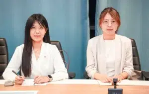 Extension de l'Hôpital de l'Amitié : Signature d'un accord Mauritanie-Chine 6 Membres de l'équipe de coopération chinoise assistant à la réunion.