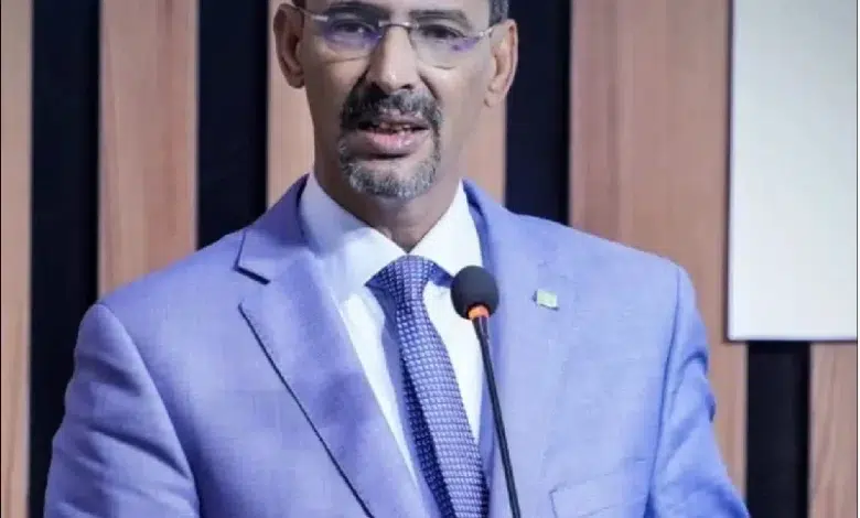 Conseil des ministres : Engagements en Adrar et Inchiri, rentrée 2026-2027 et accords financiers 1 El Houssein Ould Meddou, ministre de la Culture et porte-parole du gouvernement, s'exprimant lors de la conférence de presse