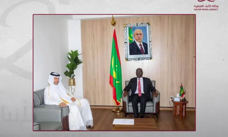 Mauritanie - Qatar : Réaffirmation des liens bilatéraux à Nouakchott 1 Le ministre mauritanien des Affaires étrangères Mohamed Salem Ould Merzoug assis aux côtés de l'ambassadeur du Qatar Shaheen bin Ali Al Kaabi lors de leur rencontre diplomatique à Nouakchott.