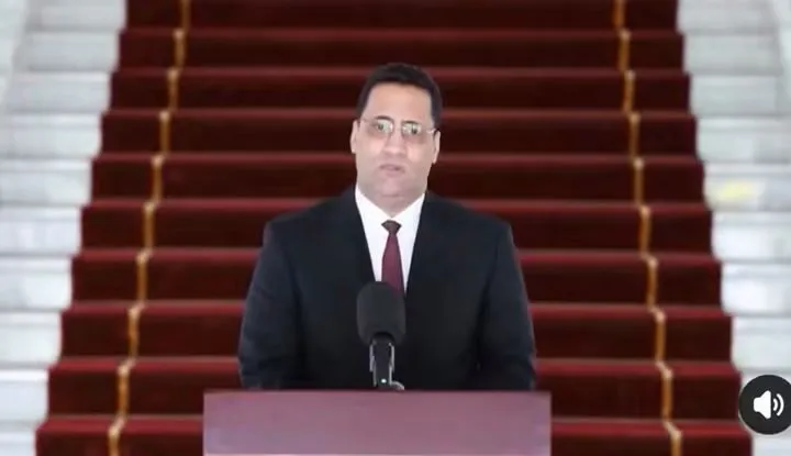 Mokhtar Ould Diay : Analyse d'un parcours au sommet de l'exécutif 1 Le Premier ministre mauritanien Mokhtar Ould Diay au pupitre lors d'une déclaration officielle.