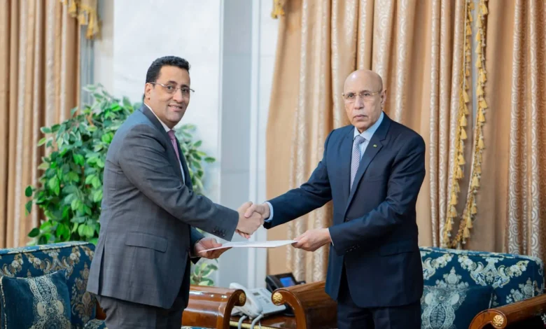 Défense et Intérieur décapités : Ould Djay, seul dauphin à bord 1 Le Premier ministre Mokhtar Ould Djay remet la démission de son gouvernement au président Mohamed Ould Cheikh El Ghazouani à Nouakchott.