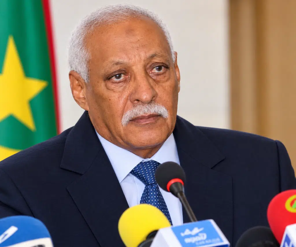 ما الذي يبقى من الدولة عندما يُمزَّق الدستور ويُلغى القانون؟